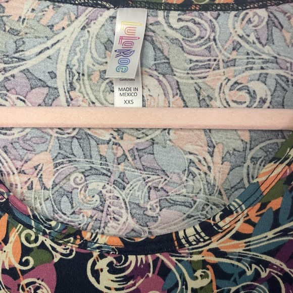 Whimsical Floral Patterned Lularoe Perfect T-Shirt - Picture 3 of 7